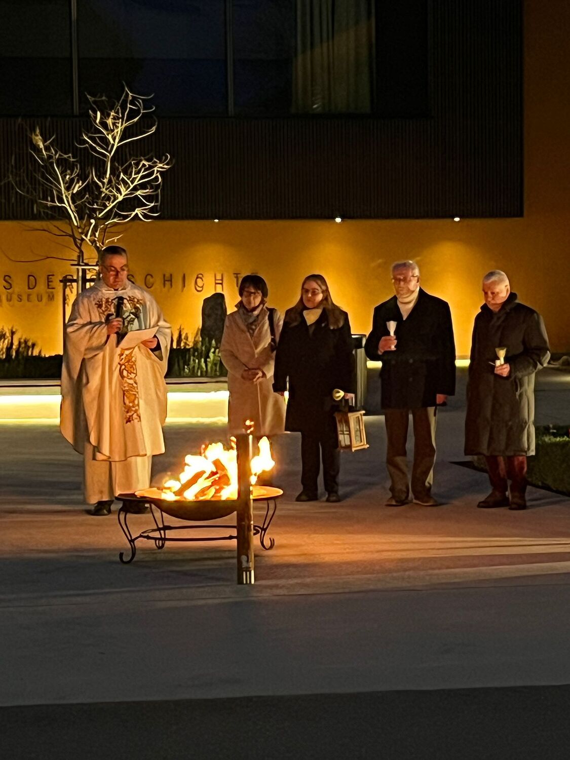 Osterfeuer / Sylvia Hauber